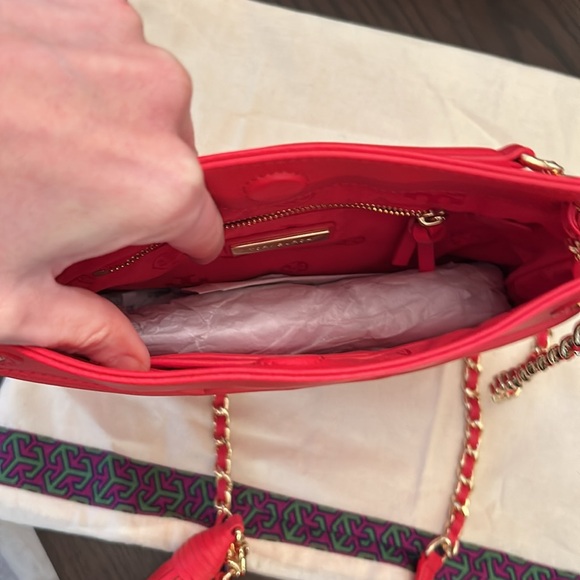 Tory Burch Fleming Swingpack Leather Crossbody BRAND NEW - Picture 4 of 4